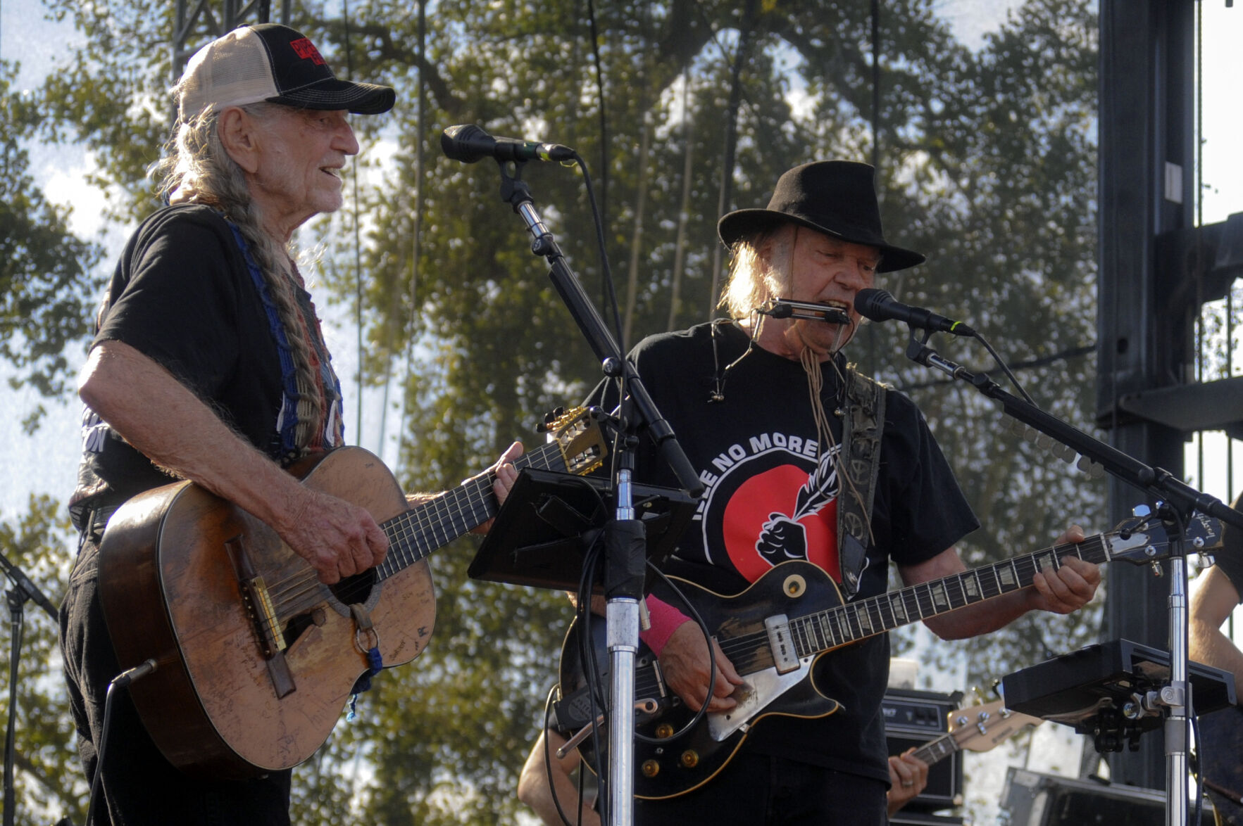 2014: Willie Nelson and Neil Young